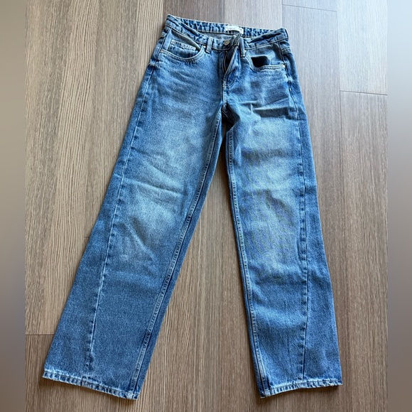 Low-rise, wide leg jeans - Picture 4 of 10